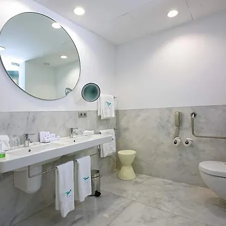 Ξενοδοχείο Hiberus 4*